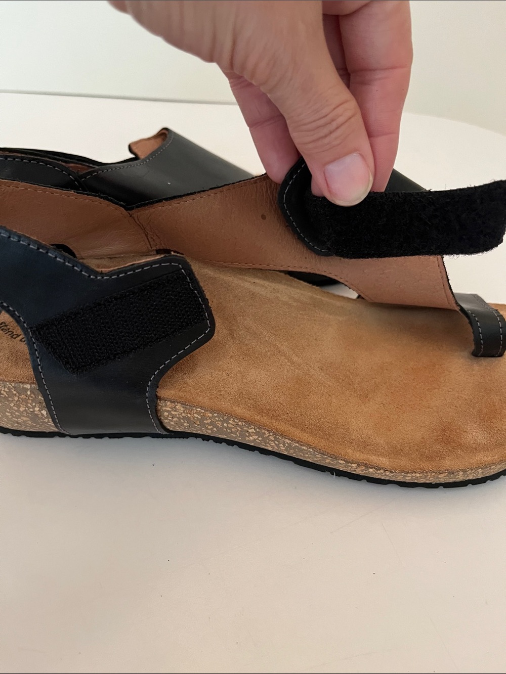 Taos Fame Sandals, black leather, size 40 or US 9-9.5, arch support - Picture 7 of 8